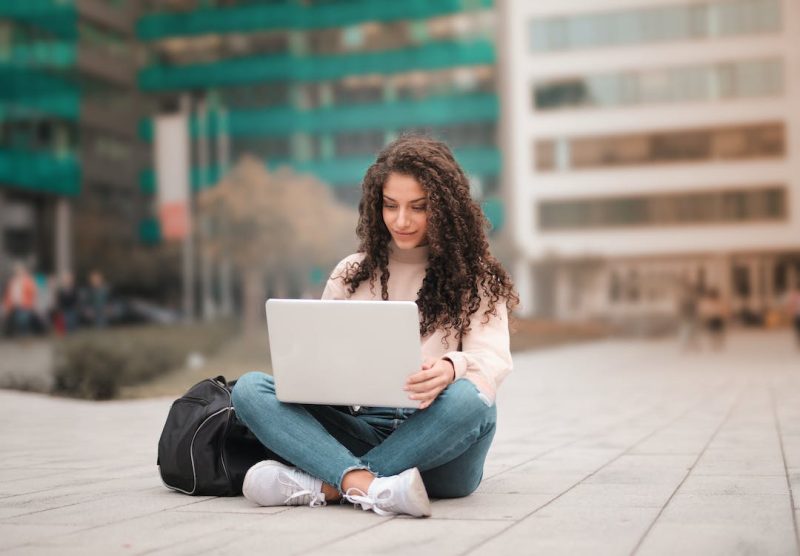 woman-on-laptop